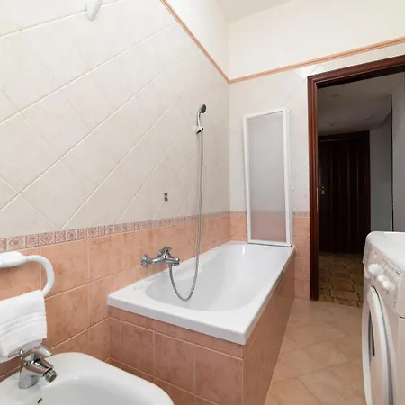 Casa Amendola A 1km Dal Centro Storico, 2 Bagni Apartamento *